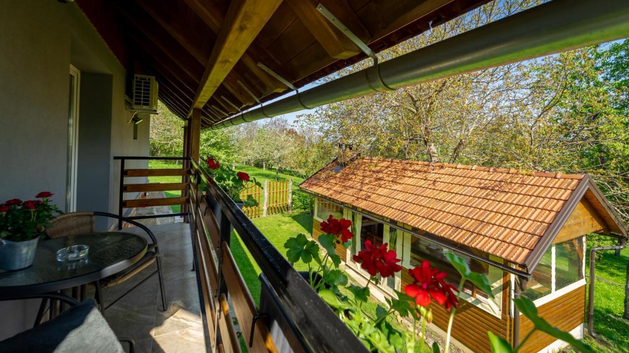 Holiday Home "Sleme" With Jacuzzi, Big Garden And Arbor With Fireplace Skrad Kültér fotó