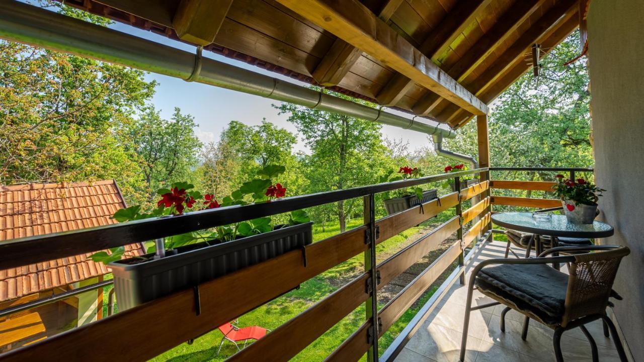 Holiday Home "Sleme" With Jacuzzi, Big Garden And Arbor With Fireplace Skrad Kültér fotó