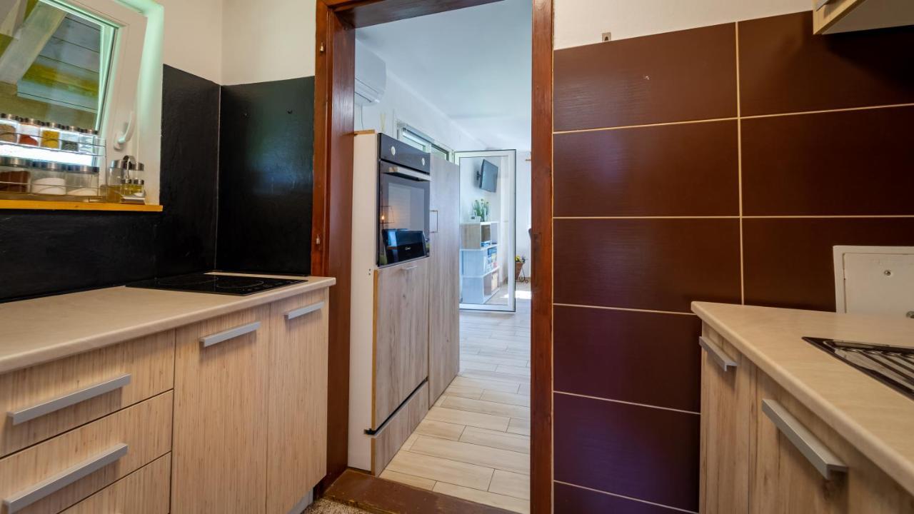 Holiday Home "Sleme" With Jacuzzi, Big Garden And Arbor With Fireplace Skrad Kültér fotó
